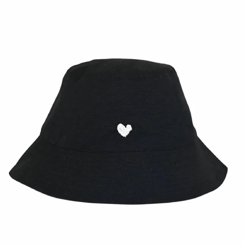 Women's Bucket Hat Heart In Black